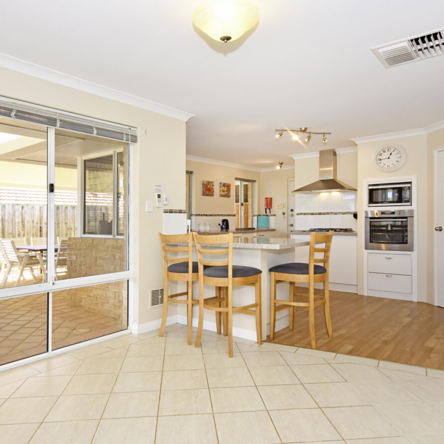 Plenty of room  perth holiday stays Plenty of room