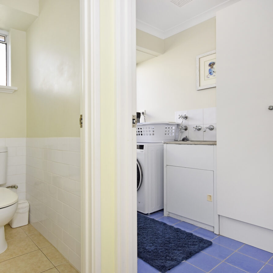 Utility room and wc  perth holiday stays Castaway utility room and wc