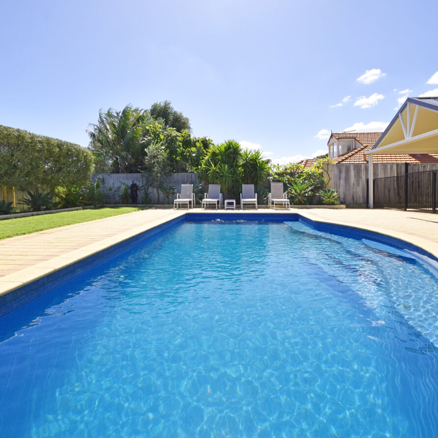 Crystal clear pool at castaway  perth holiday stays Crystal clear pool at castaway
