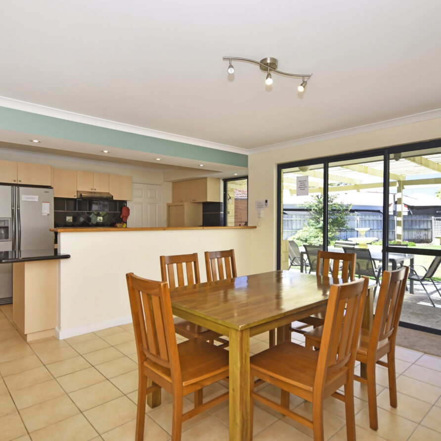 Dining area with seating for 6 guests  perth holiday stays Dining area with seating for 6 guests
