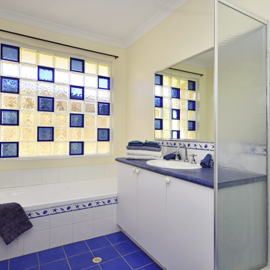 Family bathroom complete with vanity shower and bath  perth holiday stays Family bathroom complete with vanity shower and bath