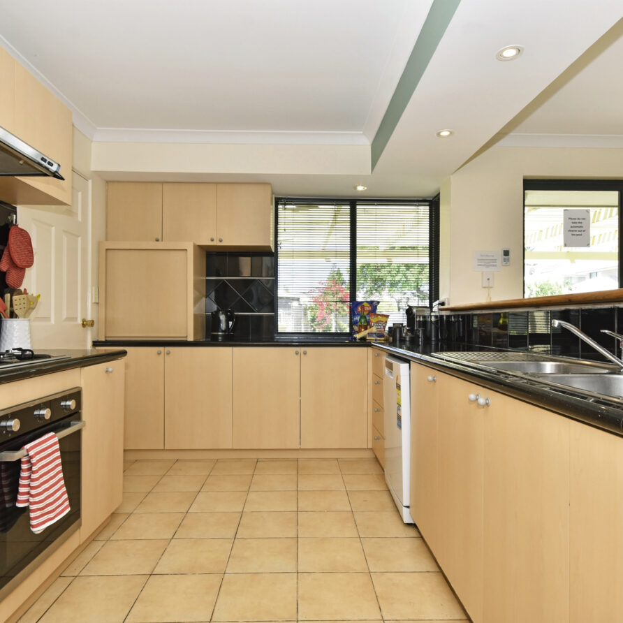 Large modern kitchen with dishwasher and large fridge freezer  perth holiday stays Large modern kitchen with dishwasher and large fridge freezer