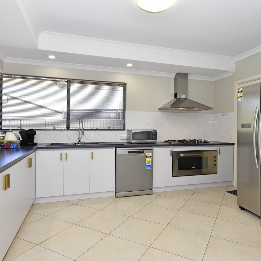 Large kitchen with dishwasher and fridge freezer  perth holiday stays Large kitchen with dishwasher and fridge freezer