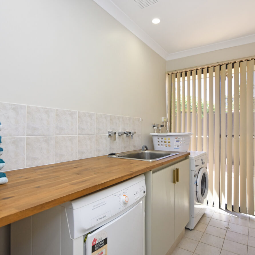 Utility room  perth holiday stays Utility room with washing machine and tumble dryer