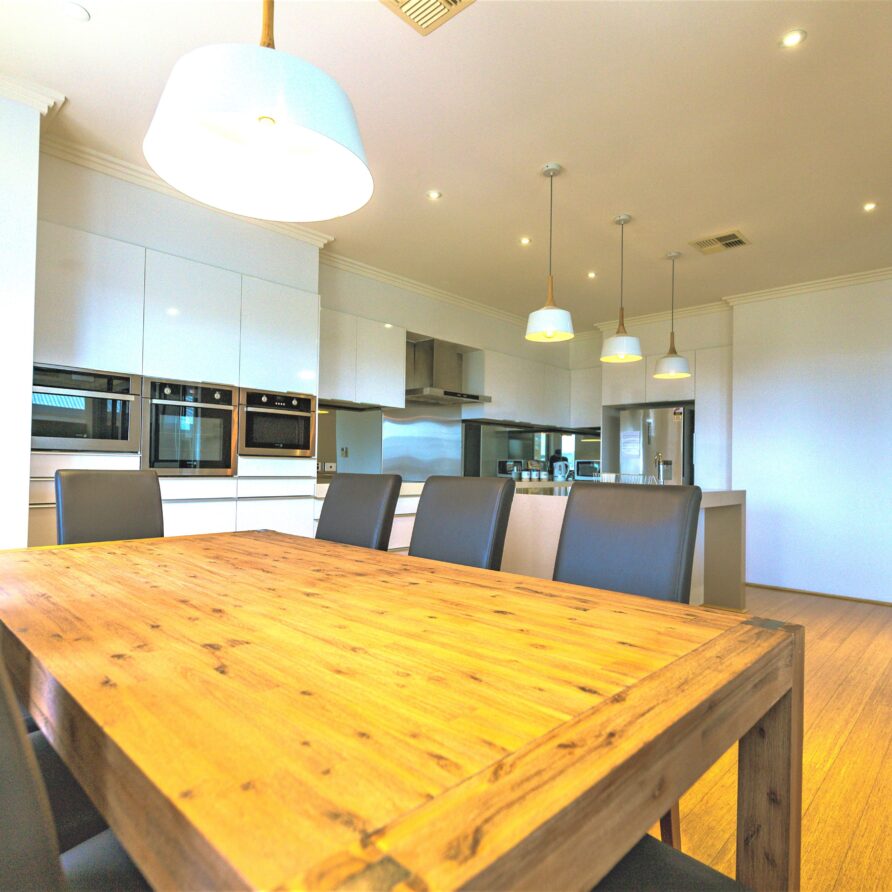 Dining area with seating for 6 guests  perth holiday stays Dining area with seating for 6