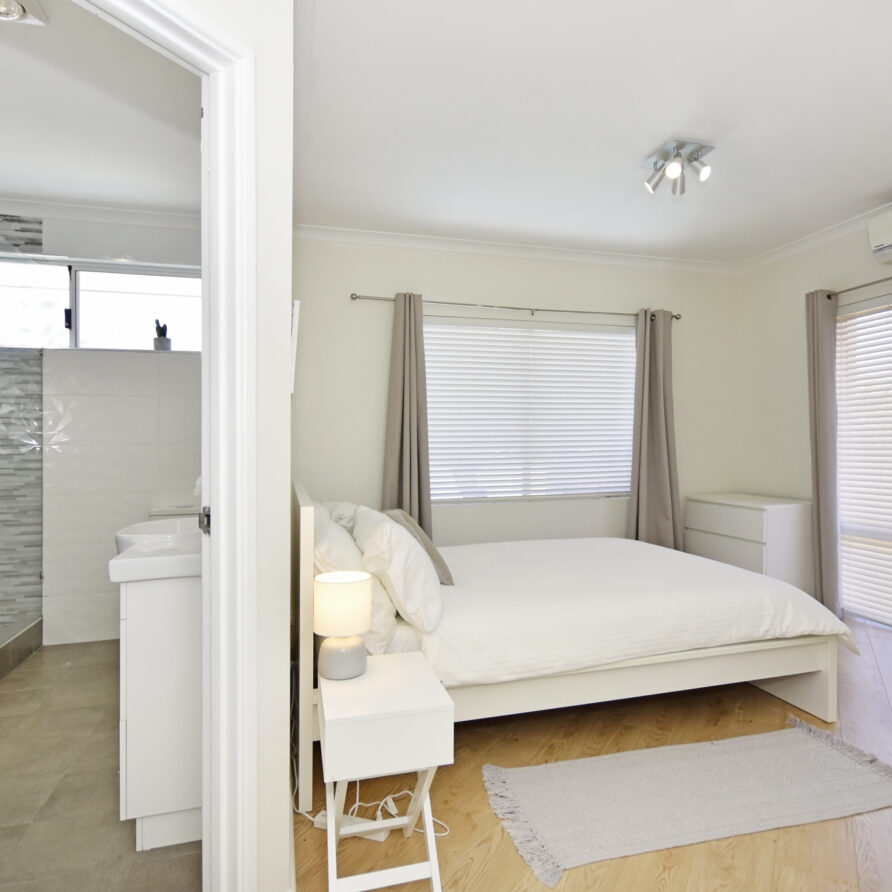 Bedroom two on first level has access to semi ensuite bathroom  perth holiday stays Bedroom two on first level has access to semi ensuite bathroom