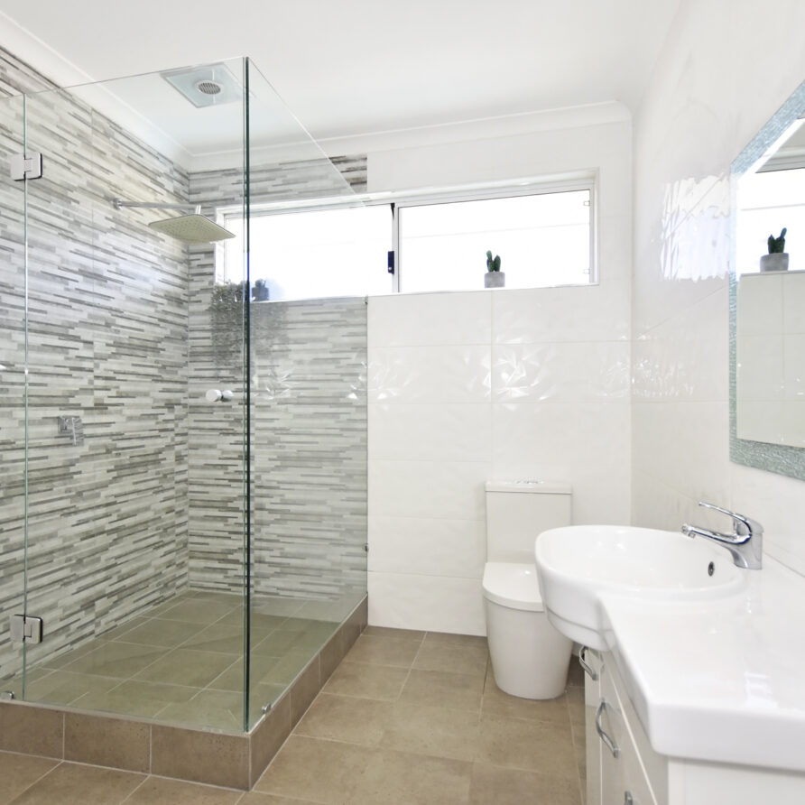 Family bathroom on first floor is semi ensuite to the second bedroom upstairs  perth holiday stays Family bathroom on first floor is semi ensuite to the second bedroom upstairs