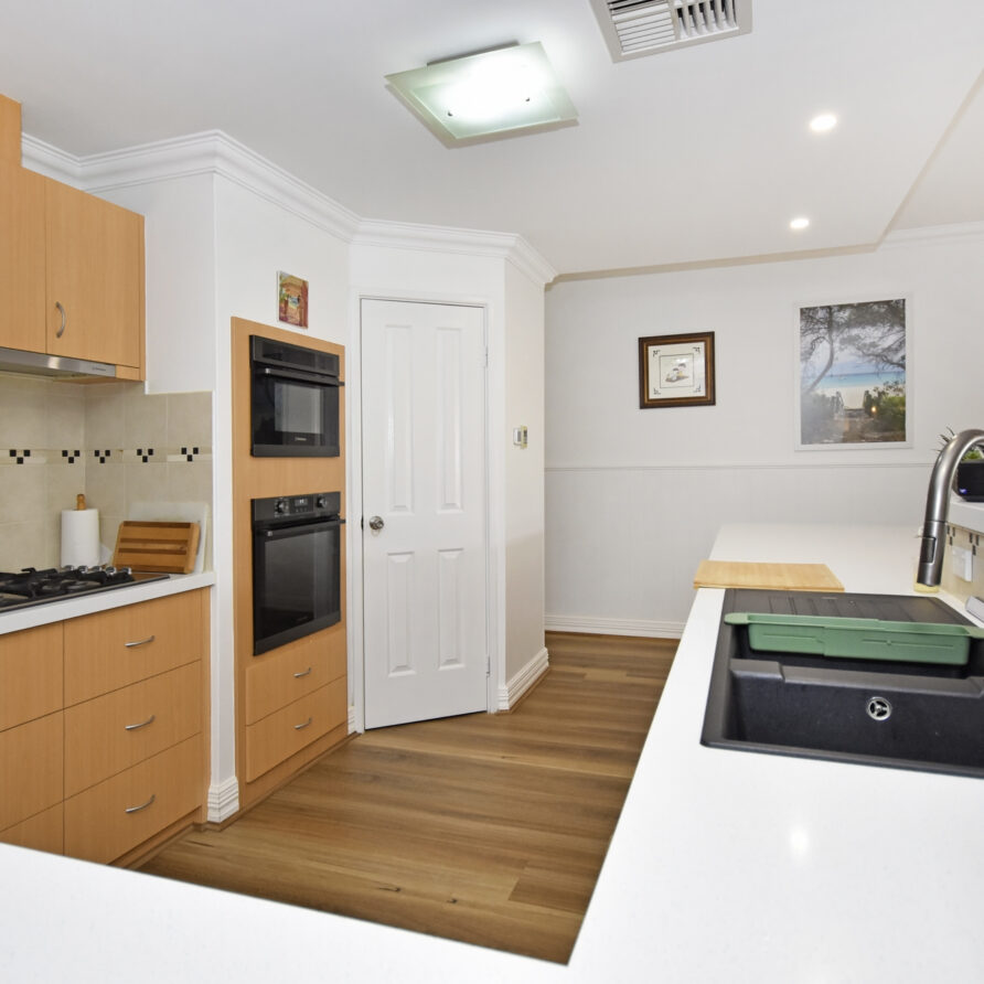 Cook up a storm in this lovely kitchen  perth holiday stays Cook up a storm in this lovely kitchen