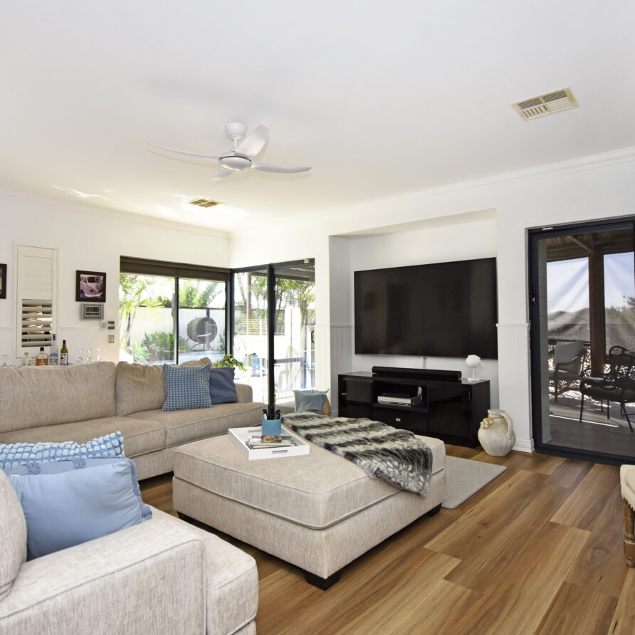 Large family room has access to sliding doors to alfresco area  perth holiday stays Large family room has access to sliding doors to alfresco area