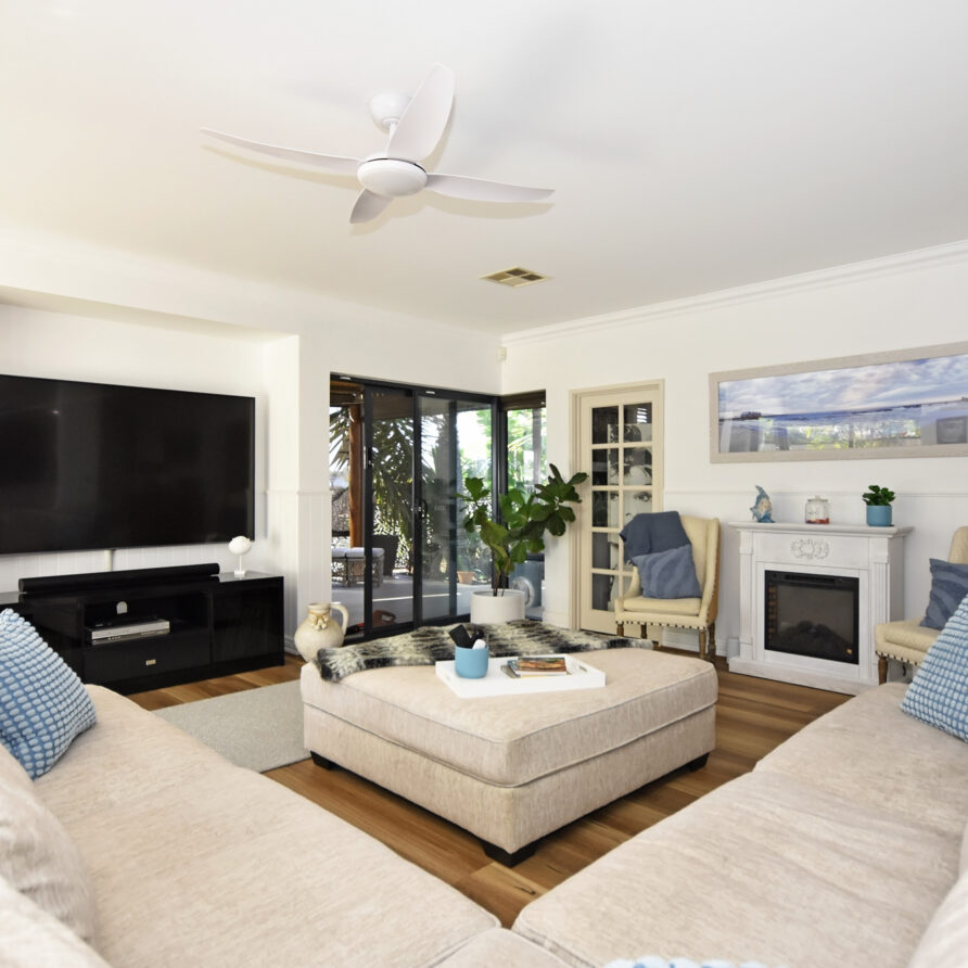 151  perth holiday stays