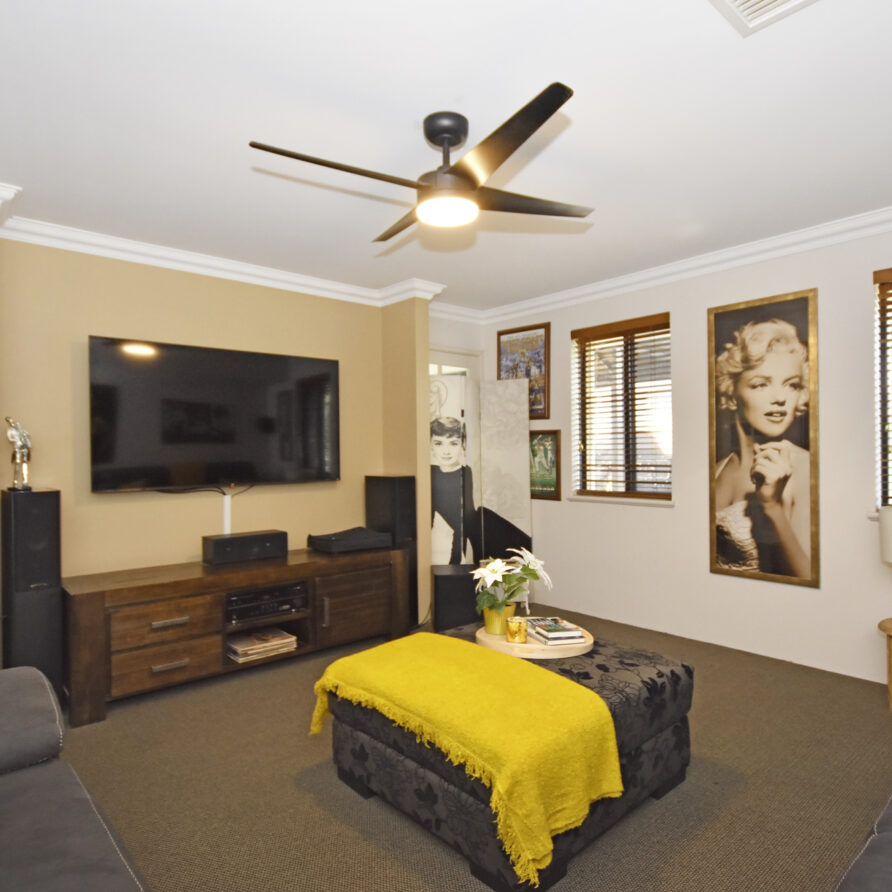 Larger theatre room  perth holiday stays Large theatre room