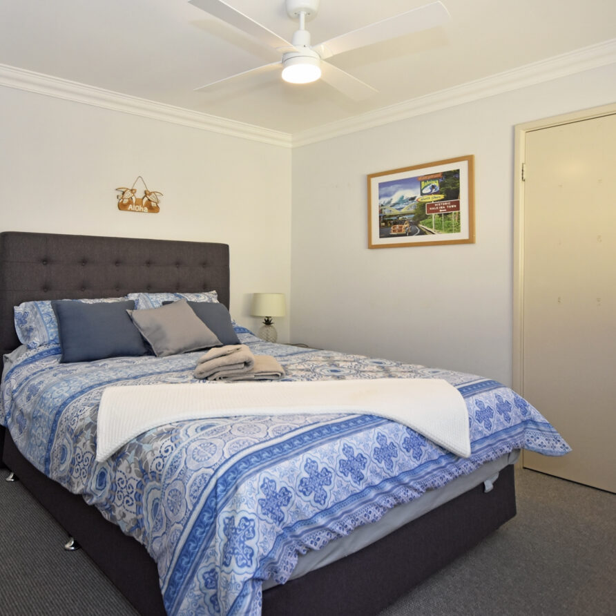 Bedroom three  perth holiday stays Bedroom three