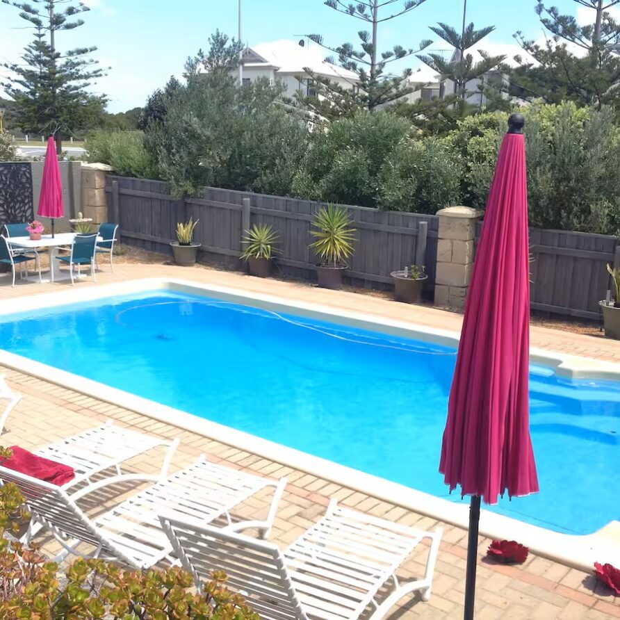 Bayport villa stunning pool area  perth holiday stays Bayport villa stunning pool area