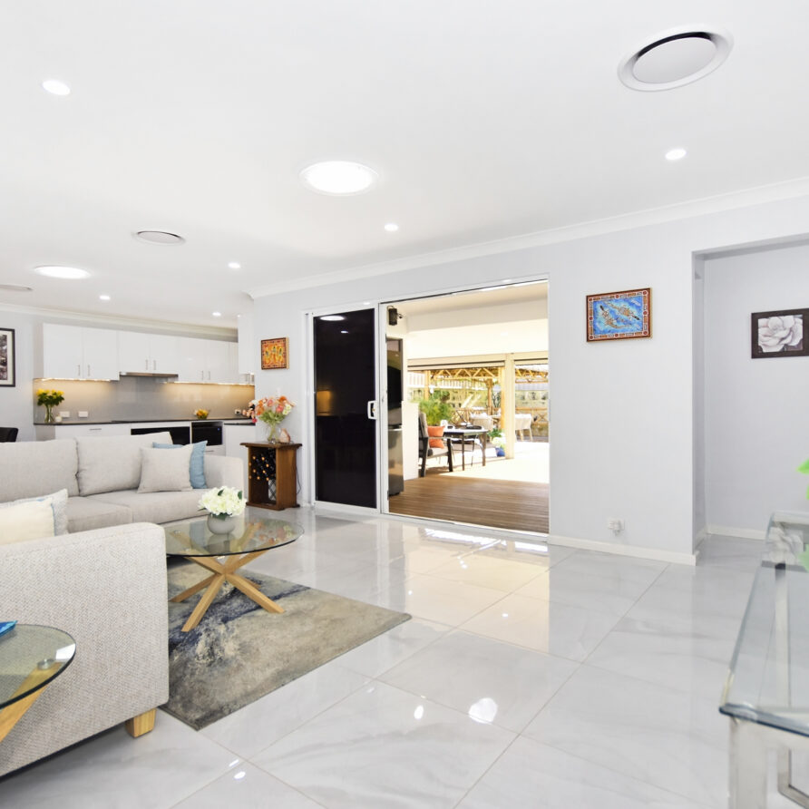 Light and spacious  perth holiday stays