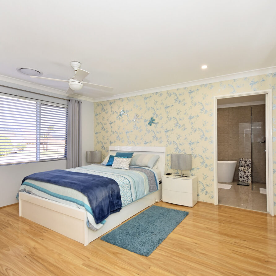 Master bedroom  perth holiday stays
